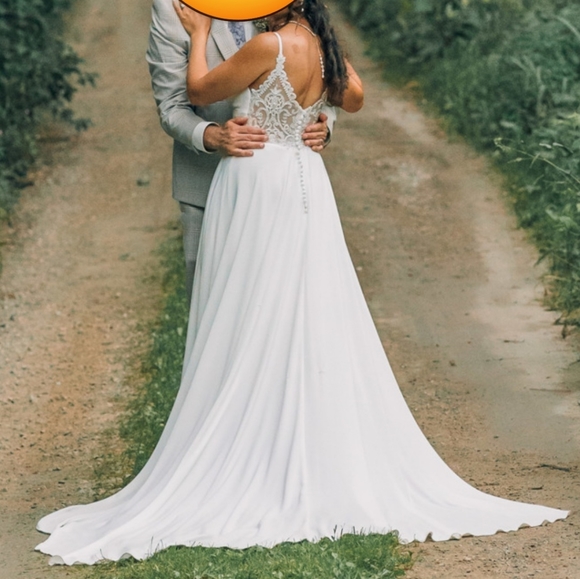 Wedding Gown - Picture 5 of 11